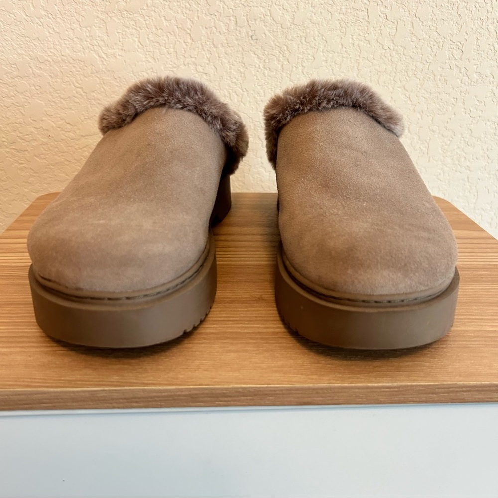 Franco Sarto Taupe Fuzzy Slipper Slides Size 10 - image 4